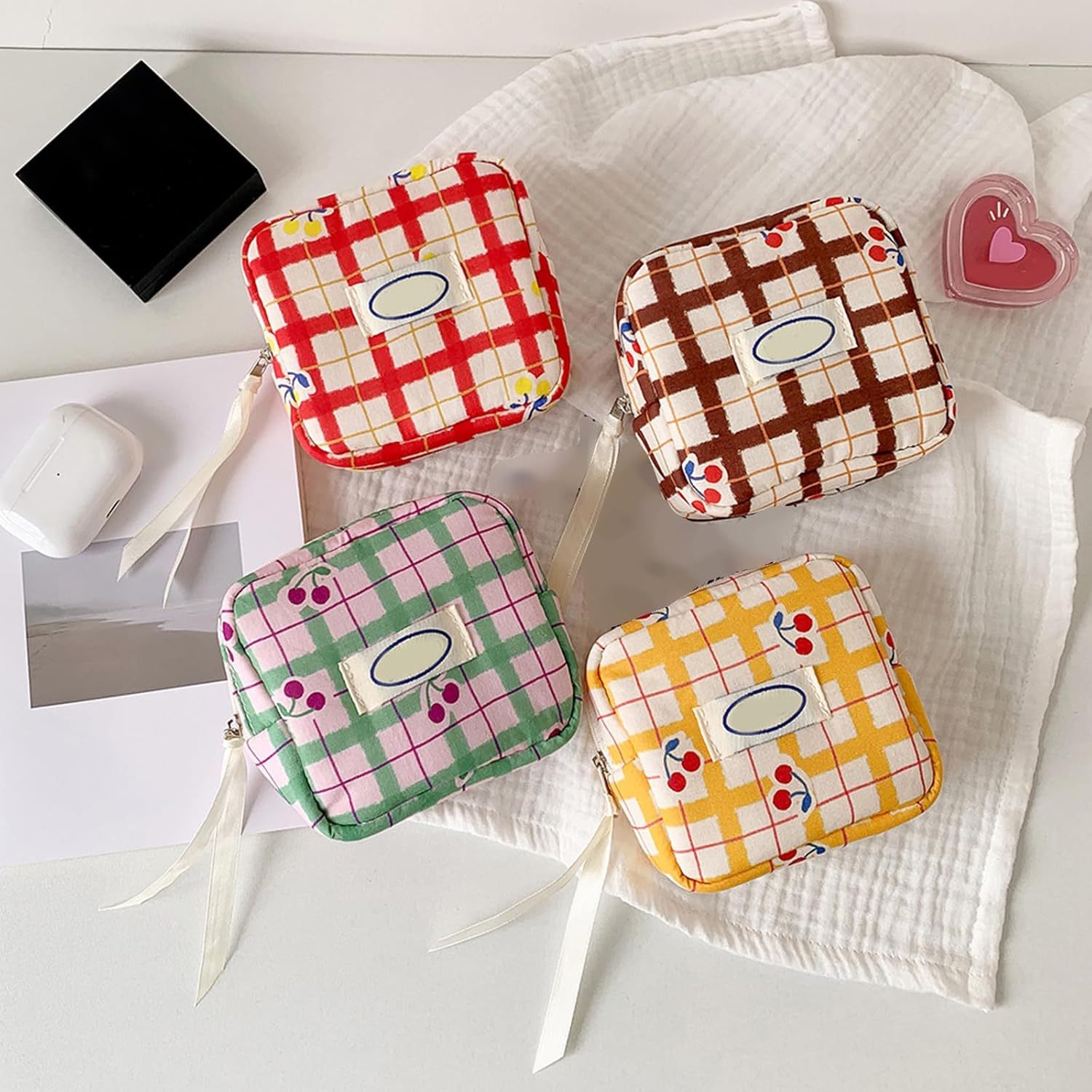Sac de rangement à motifs quadrillés : idéal pour les amoureux des fruits et des accessoires de maquillage Découvrez un rangement élégant et pratique avec plusieurs poches pour une beauté toujours organisée – Image 8