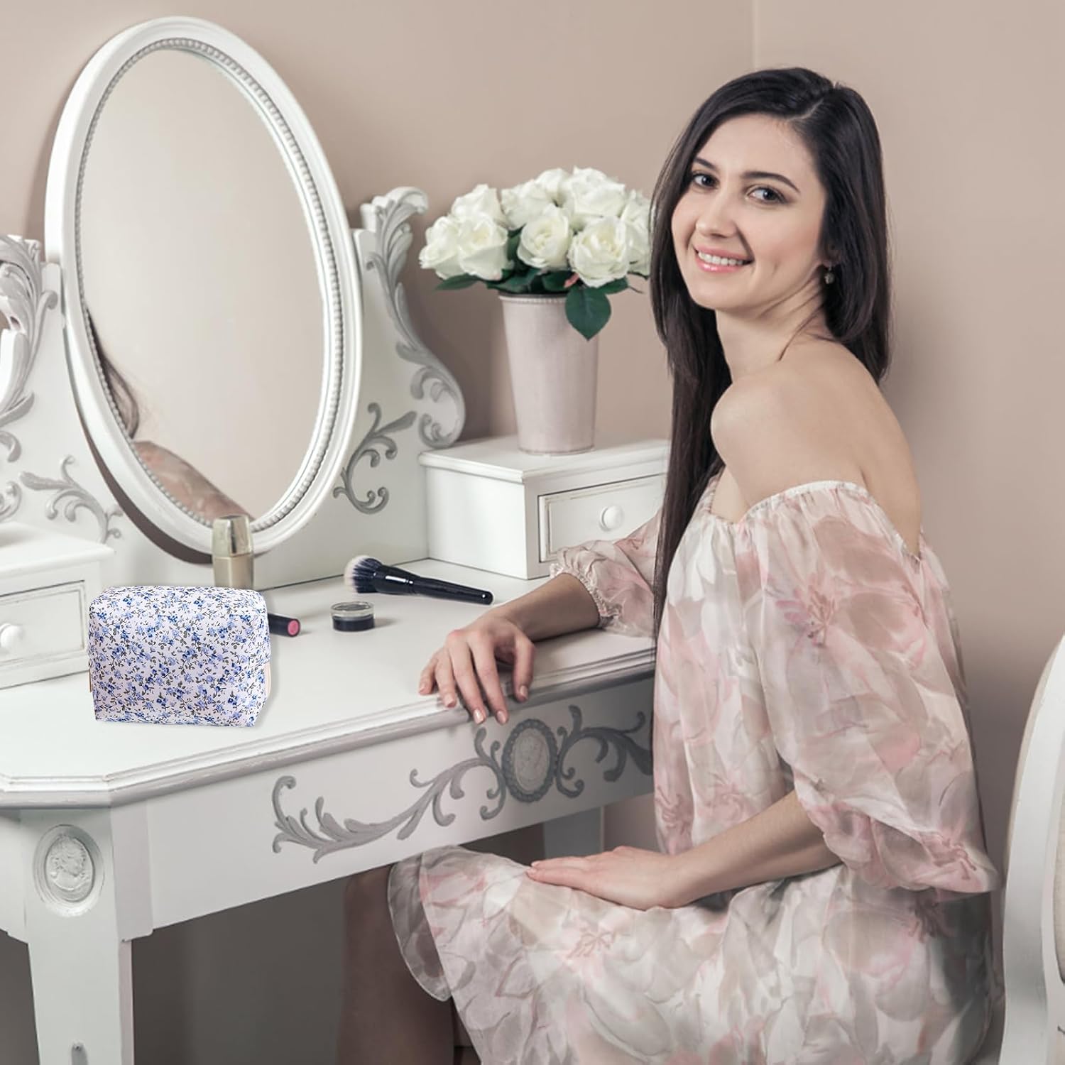 Trousse de maquillage matelassée en coton doux : élégance florale pour les passionnées de beauté – Image 6
