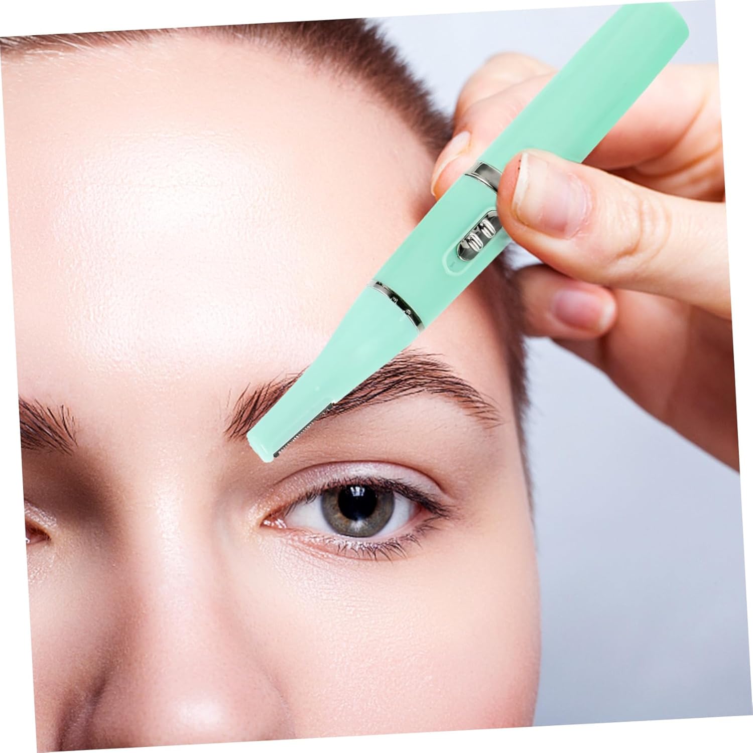 Tondeuse électrique de sourcils : l'épilateur USB rechargeable pour un visage parfaitement épilé – Image 7