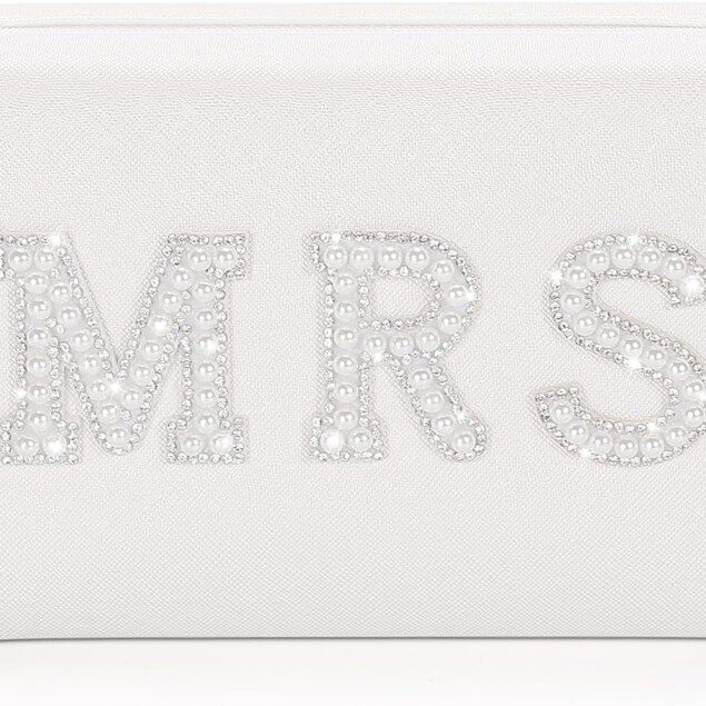 Trousse de maquillage pour la bride to be : le cadeau idéal pour un enterrement de vie de jeune fille élégant