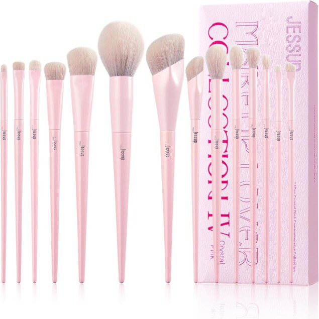 Pinceaux de maquillage rose : kit haut de gamme vegan pour un teint parfait
Découvrez notre set de 14 pinceaux pour un maquillage professionnel
Sous ce titre, vous pourriez ajouter une description qui met en avant l'élégance et la qualité des pinceaux, ainsi que leur utilisation facile pour les amateurs comme les professionnels.