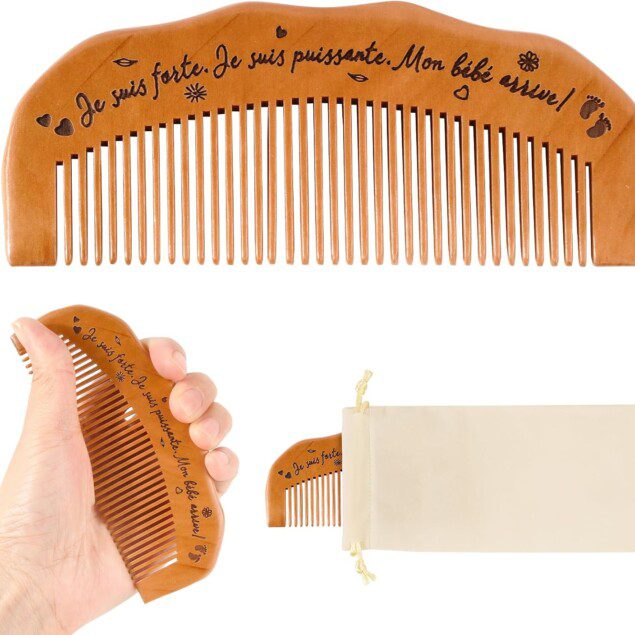 Peigne à cheveux d'accouchement en bois : l'accessoire essentiel pour les futures mamans en quête de douceur et de praticité