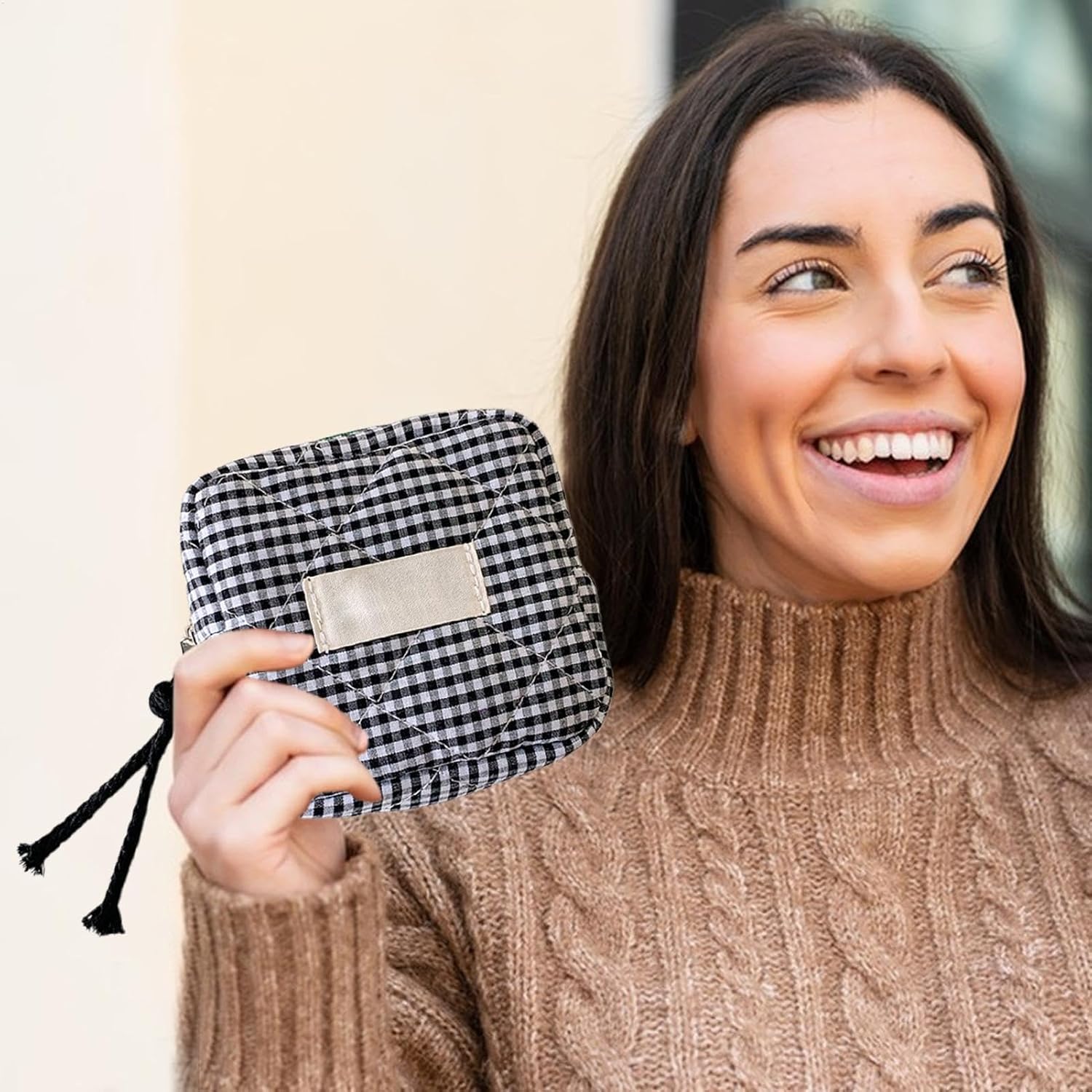 Petite trousse de maquillage : un sac cosmétique noir pratique pour les voyages et le quotidien – Image 3