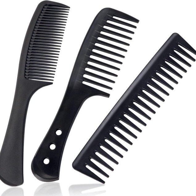 Peigne à dents larges en fibre de carbone : l'ensemble idéal pour cheveux longs, mouillés ou bouclés