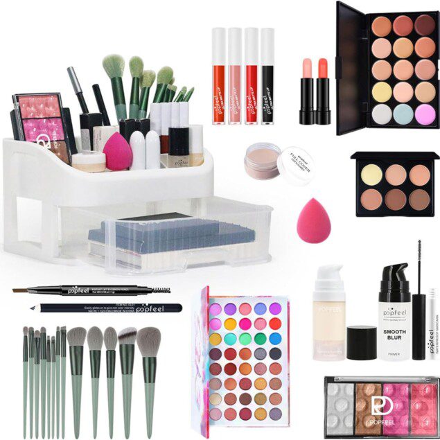 Kit de maquillage complet : le coffret idéal pour les passionnées de beauté à Noël