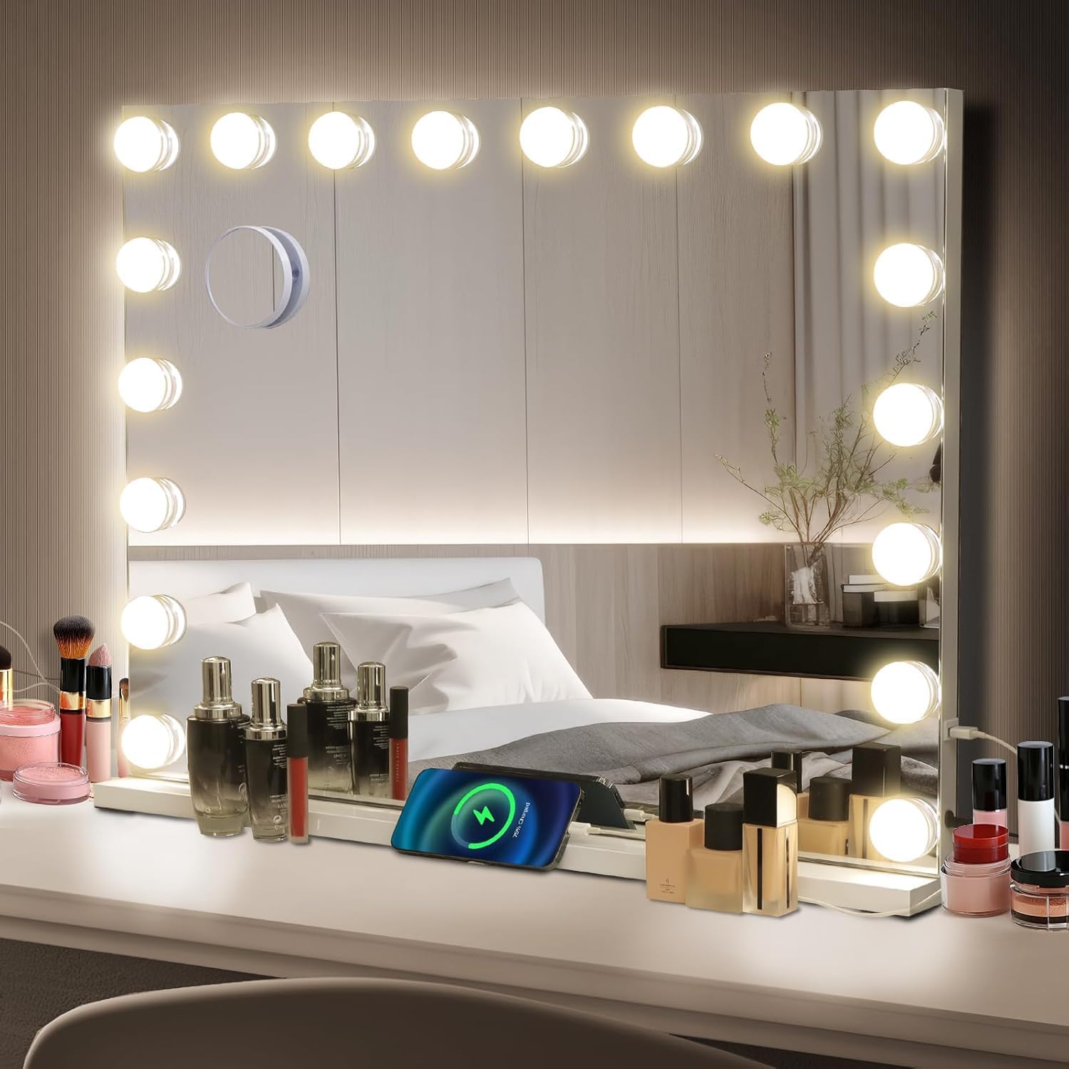 Miroir de maquillage Hollywood 80x62 cm : un éclairage parfait pour les passionnées de beauté  
Profitez de 18 ampoules LED à luminosité variable et d'un contrôle tactile pour un maquillage impeccable