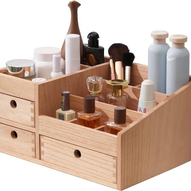 Boite de rangement pour maquillage en bois : élégance et praticité pour les passionnées de cosmétiques