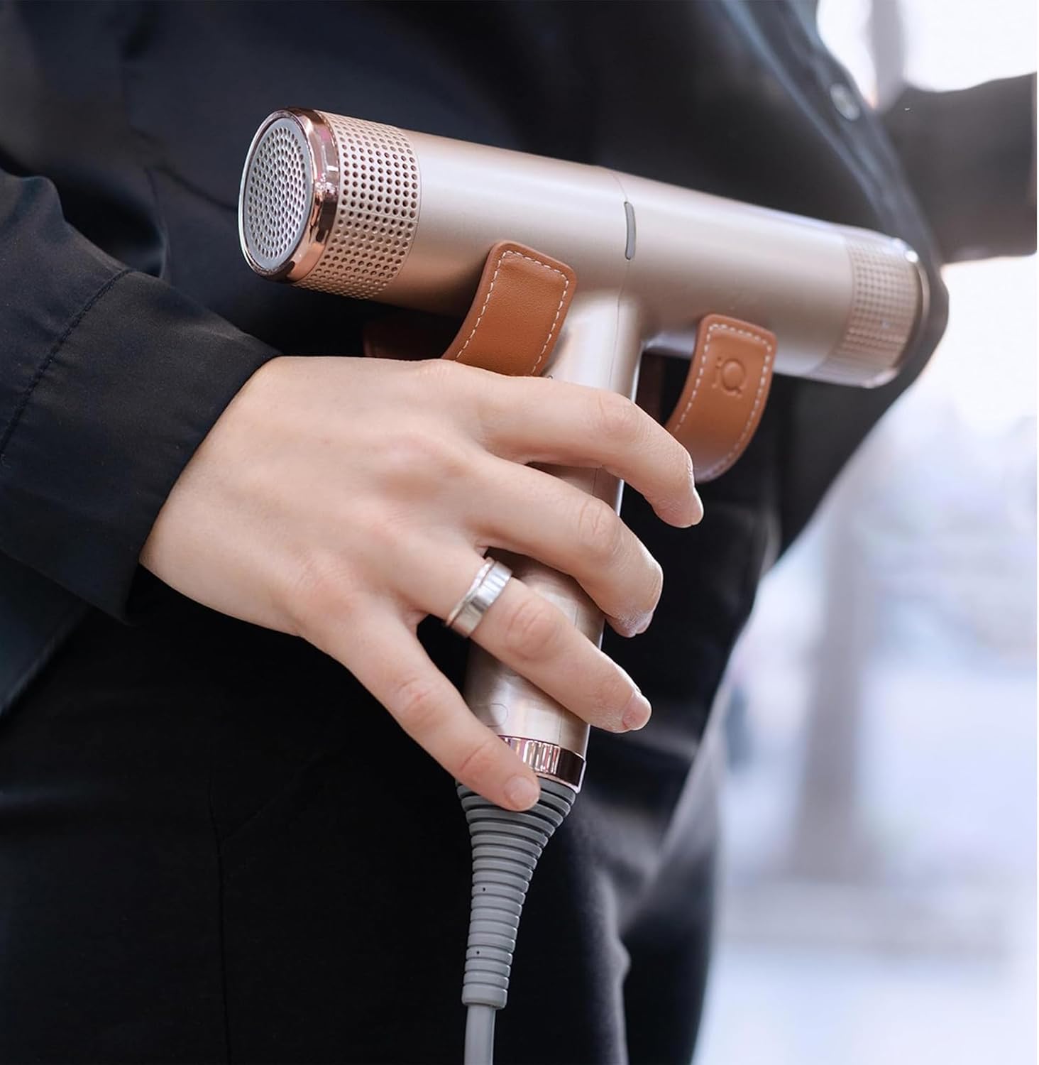 Sèche-cheveux ultraléger pour des cheveux brillants : le GA.MA Italy iQ Perfect Hair Dryer à moteur intelligent sans balais – Image 6