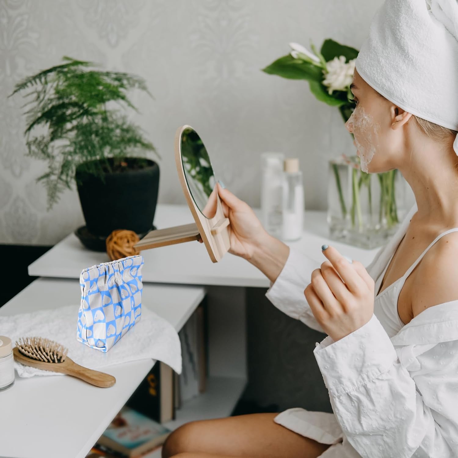 Petite trousse de maquillage pour femme : élégance et praticité en voyage – Image 7