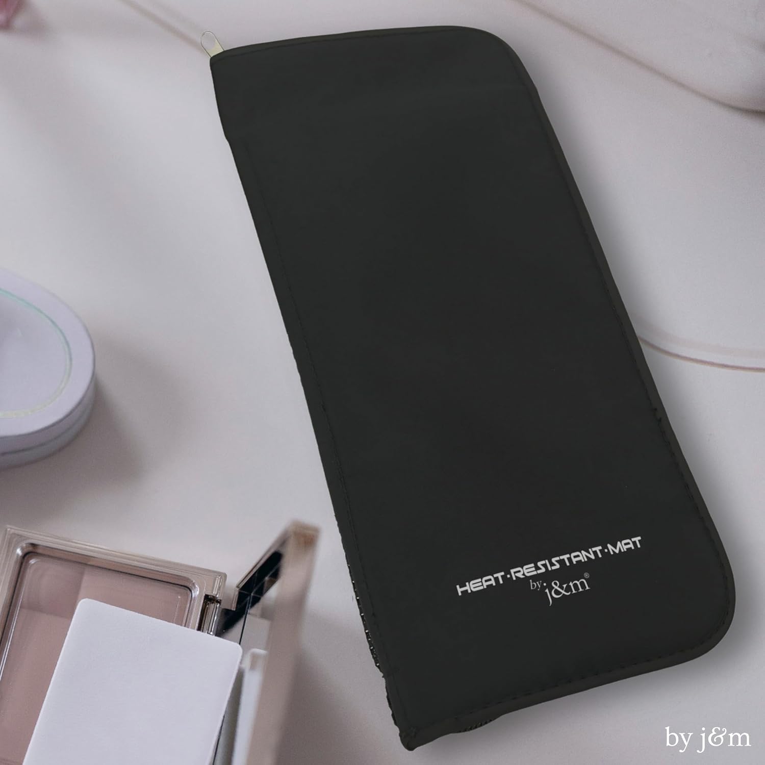 Étui et tapis résistants à la chaleur : l'accessoire idéal pour les voyageurs soucieux de protéger leurs surfaces – Image 8