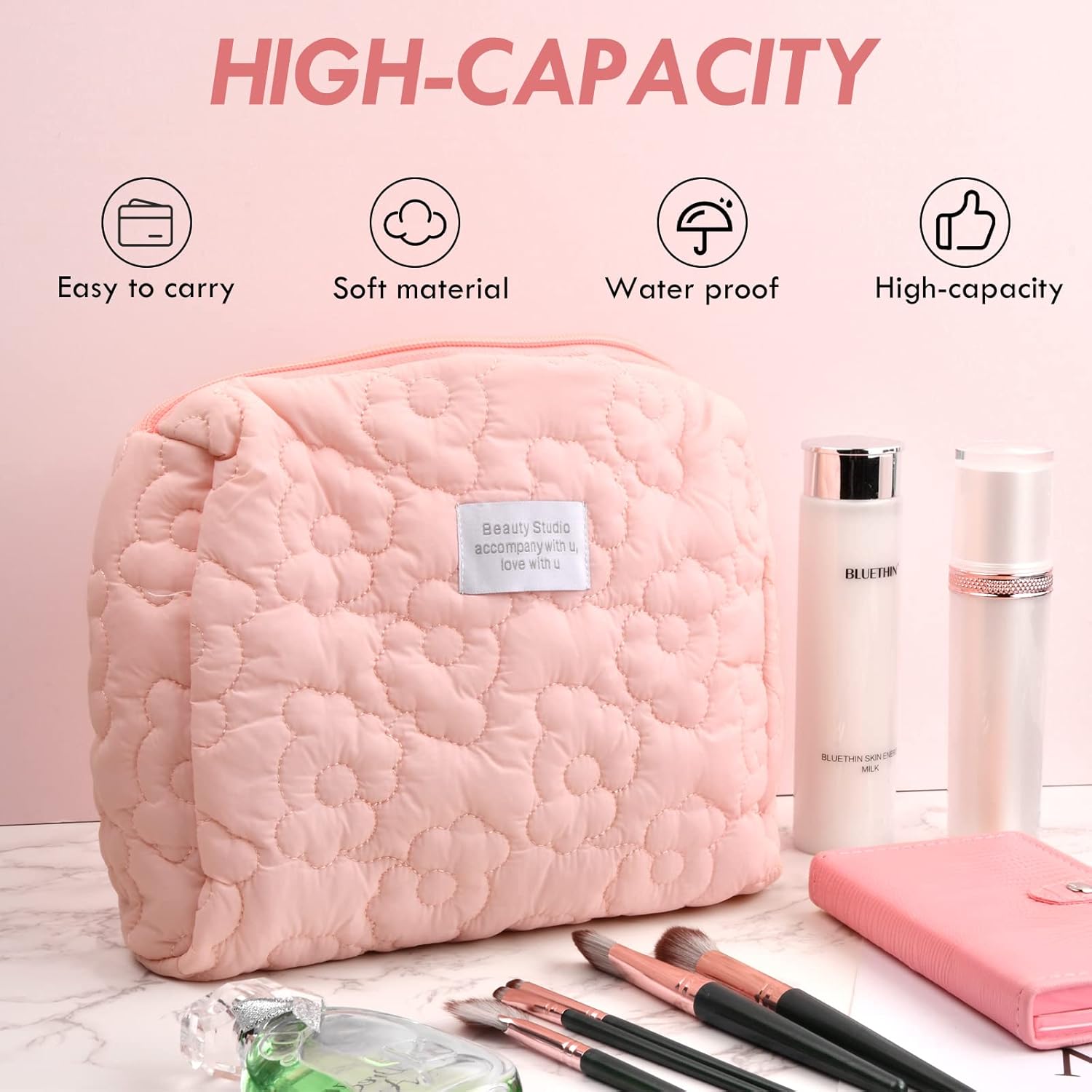 Trousse de maquillage florale : l'accessoire portable idéal pour les femmes en voyage