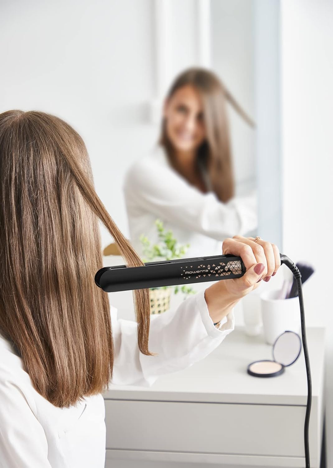 Lisseur cheveux Rowenta : lissage parfait à 200°C pour des cheveux sublimes en un temps record – Image 6
