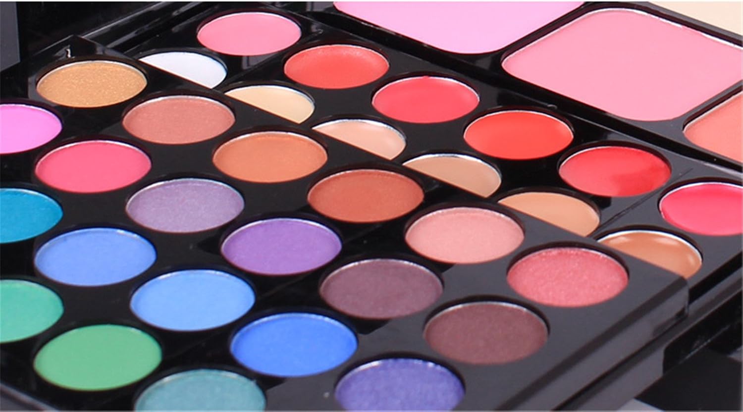Palette de maquillage 78 couleurs : le kit idéal pour les femmes passionnées de beauté avec des ombres ultra pigmentées et des rouges à lèvres éclatants – Image 7