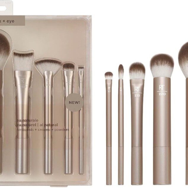 Kit de pinceaux de maquillage premium : pour un teint parfait et naturel   Découvrez notre ensemble de 9 pinceaux en or, idéal pour fond de teint, poudres et correcteurs