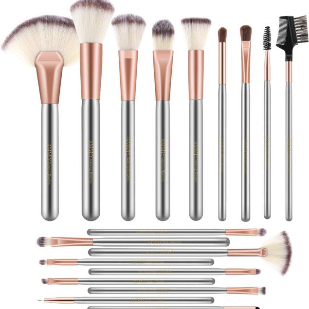 Set de 18 pinceaux de maquillage rose doré : l'outil parfait pour les passionnées de beauté   Découvrez notre set haut de gamme de pinceaux synthétiques pour un maquillage impeccable