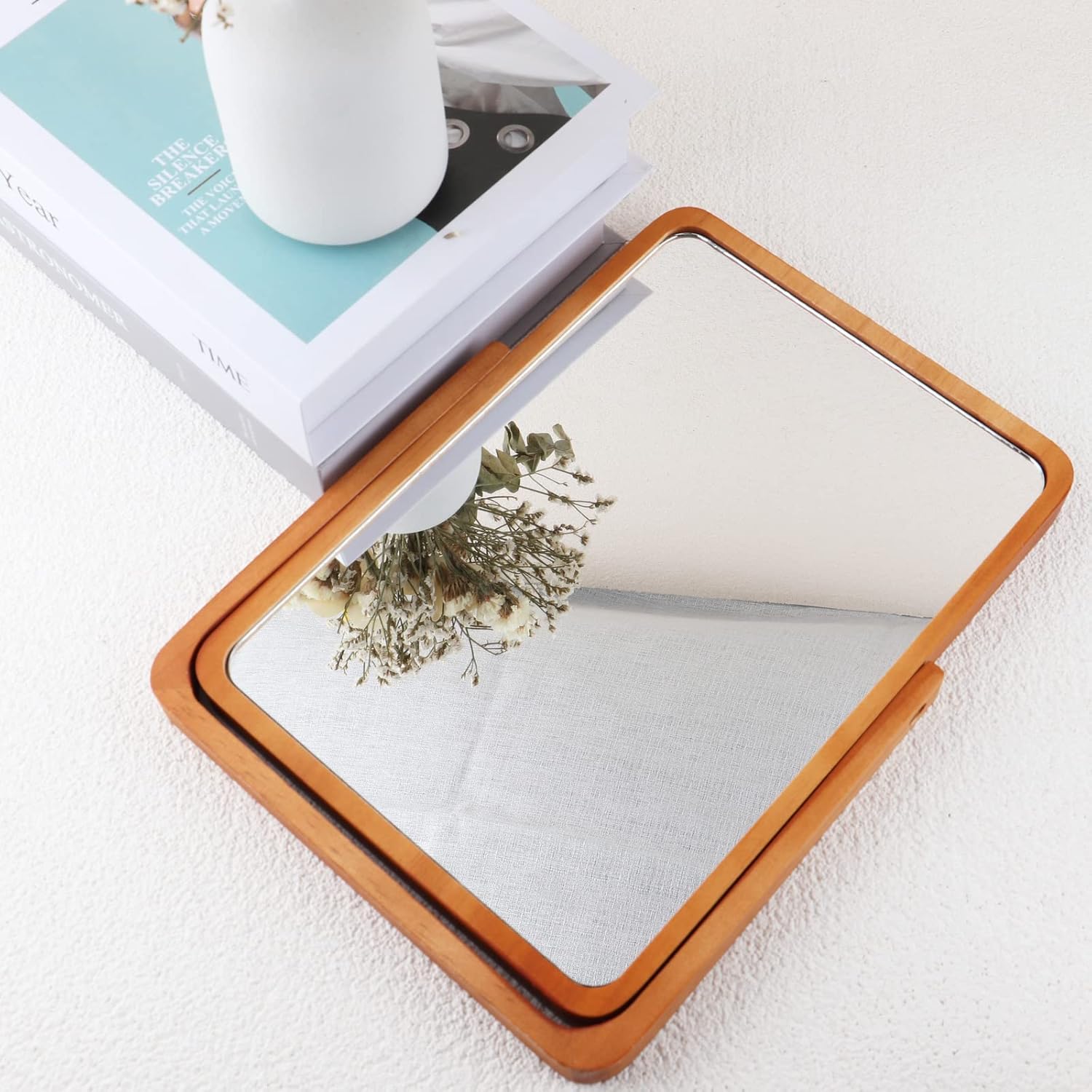 Miroir maquillage en bois pour les passionnées de beauté : un accessoire esthétique et pratique pour sublimer votre espace de travail – Image 2