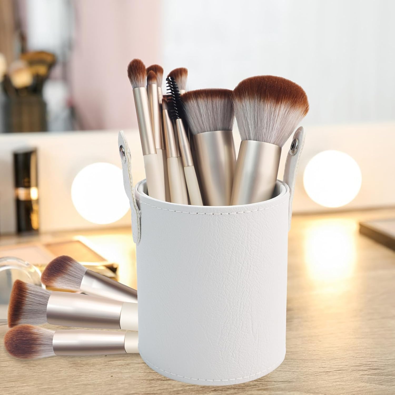 Pinceaux de maquillage professionnels : 18 pièces pour un teint parfait et un maquillage éclatant Découvrez des pinceaux synthétiques doux et sans cruauté avec un coffret cadeau élégant, idéal pour les passionnées de beauté – Image 6