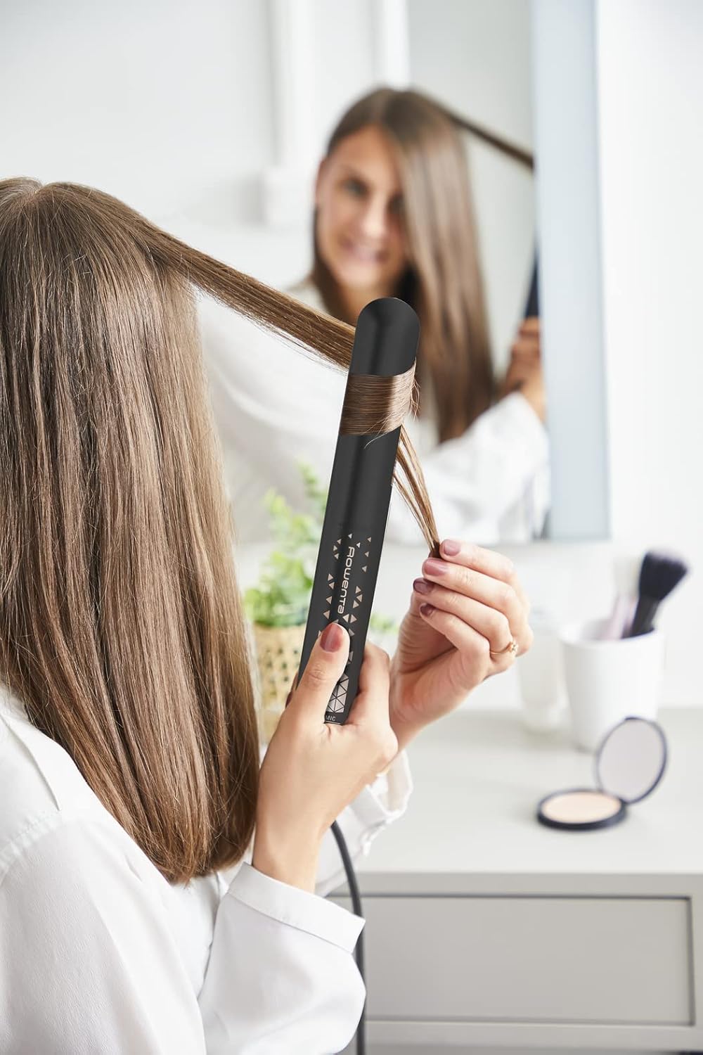 Lisseur cheveux Rowenta : lissage parfait à 200°C pour des cheveux sublimes en un temps record – Image 4