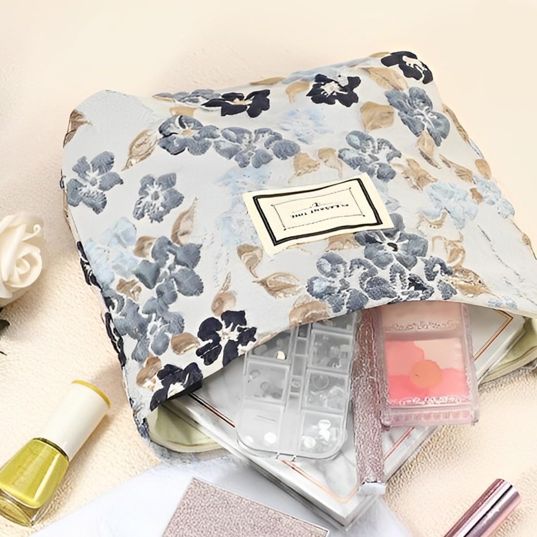 Trousse de maquillage matelassée en coton doux : le cadeau idéal pour les femmes passionnées de beauté – Image 6