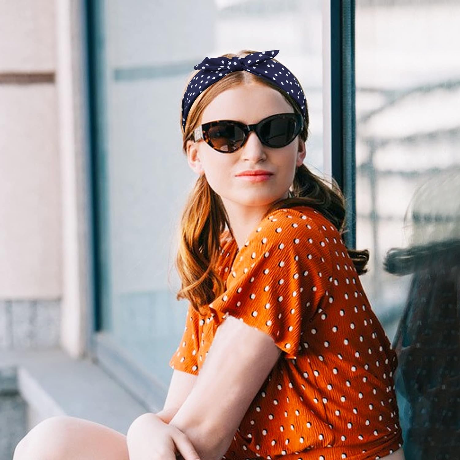 Serre-tête à pois en tissu : élégance vintage pour femmes et filles Accessoire de coiffure chic avec nœud lapin, idéal pour toutes les occasions – Image 5