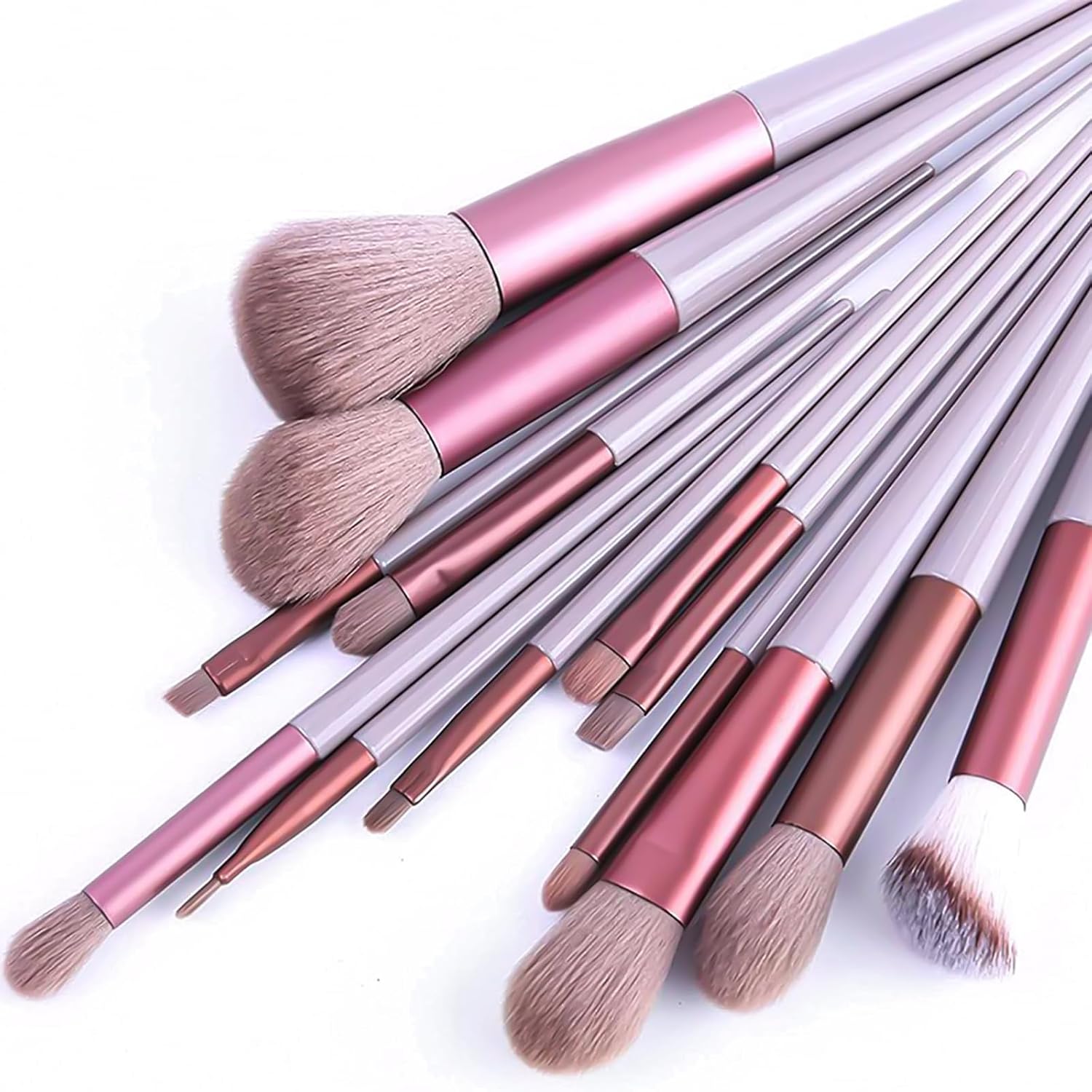 Pinceaux de maquillage professionnels : le set parfait pour un teint impeccable Découvrez notre lot de 13 pinceaux de maquillage avec sac en peluche, idéal pour les passionnées de beauté ! – Image 7