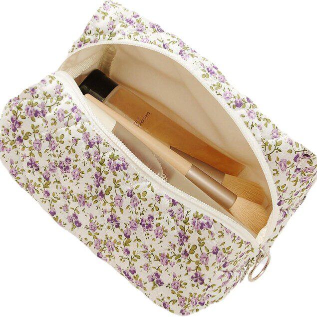 Trousse de maquillage matelassée : élégance et grande capacité pour les passionnées de beauté