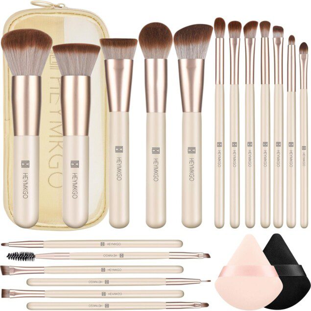 Lot de 18 pinceaux de maquillage professionnels : l'outil idéal pour les passionnées de beauté en quête de perfection