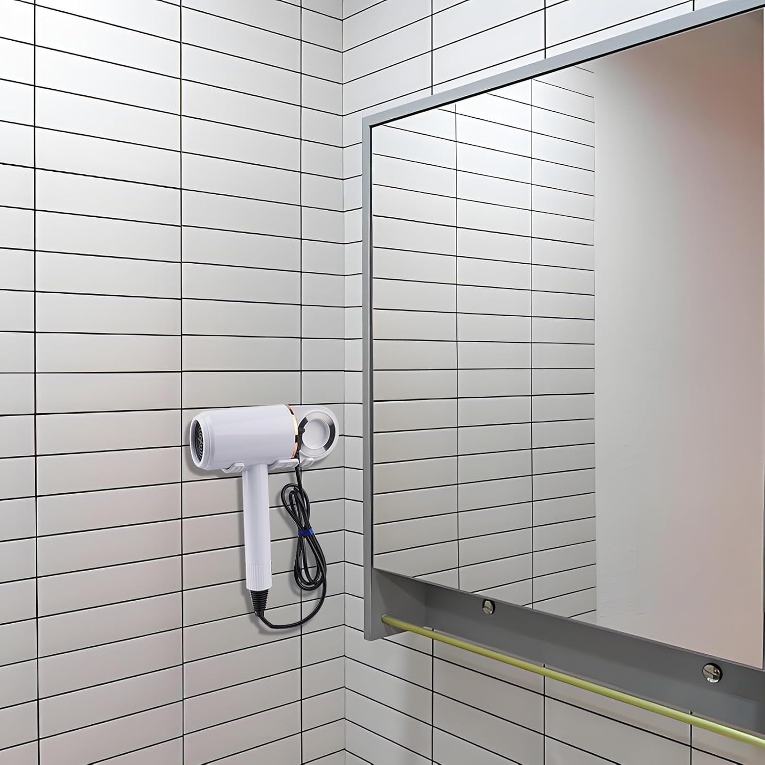 Support pour sèche-cheveux magnétique : une solution élégante et pratique pour tous Optimisez votre espace avec le porte-sèche-cheveux mural sans perçage, idéal pour un rangement soigné et rapide – Image 6