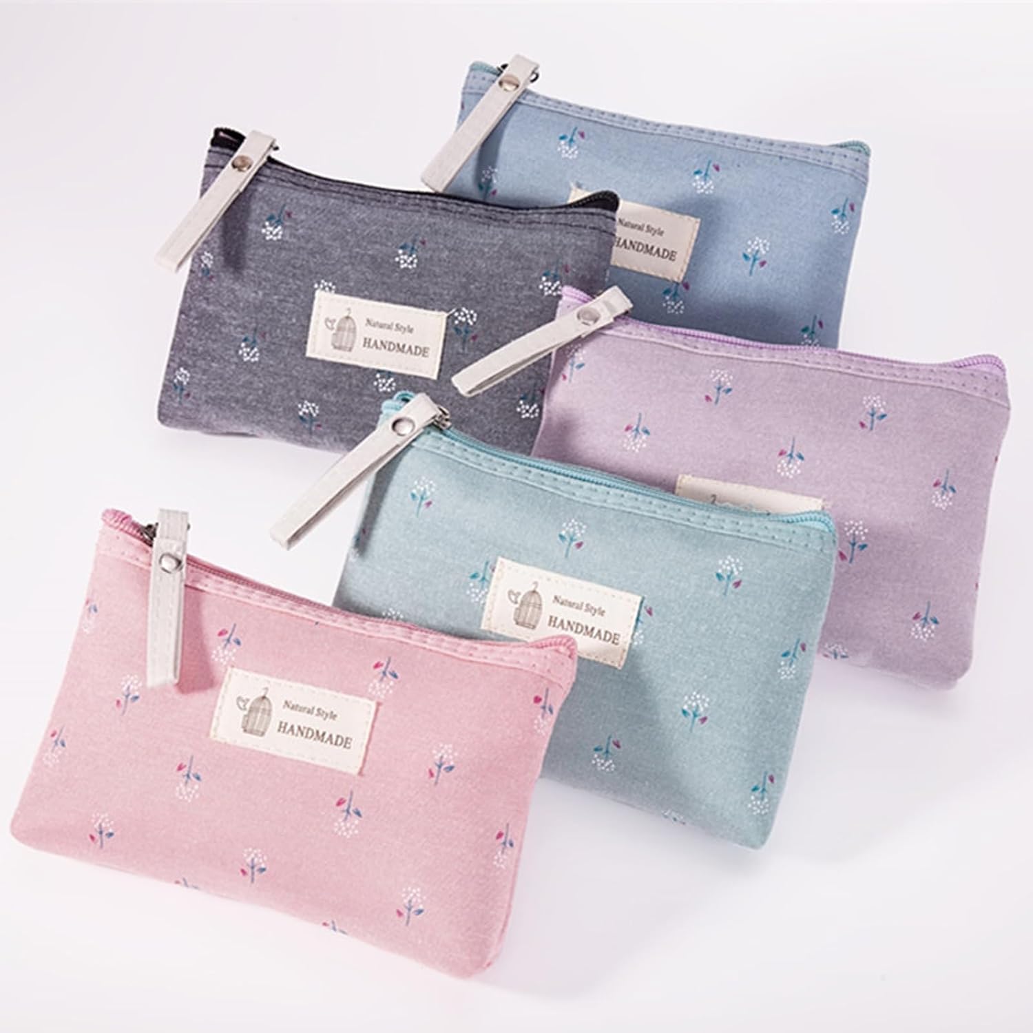Pochette de maquillage imprimée : 5 trousses de toilette élégantes pour les passionnées de beauté – Image 7