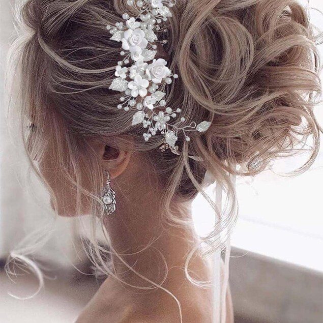 Sere-tête floral en perles : l'accessoire idéal pour la mariée et les filles d'honneur