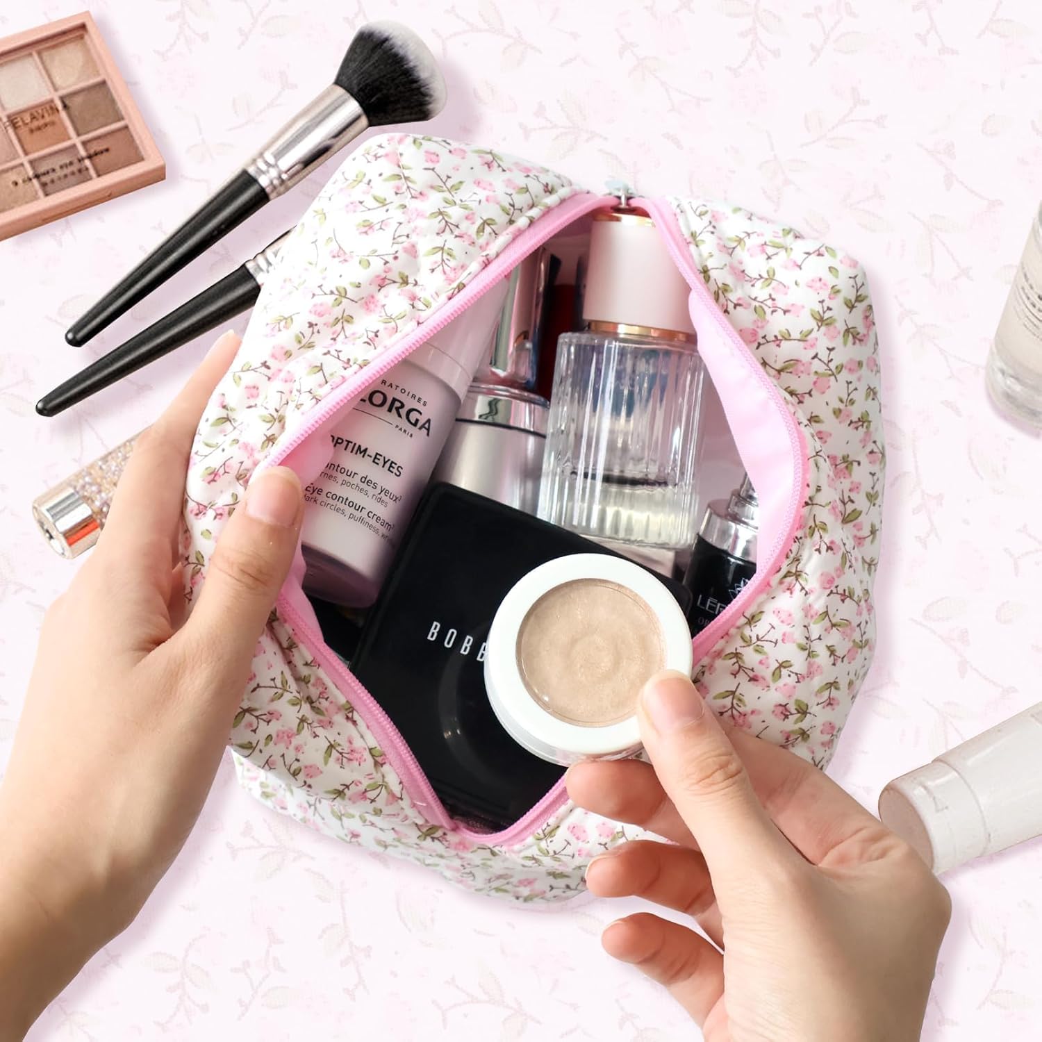 Trousse de maquillage matelassée : grande capacité pour femmes, idéale lors de vos voyages avec un motif floral élégant – Image 4