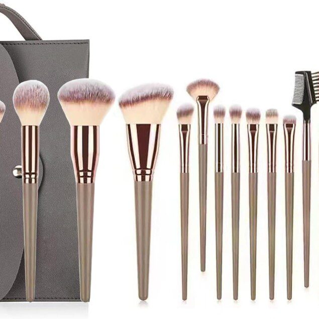 Pinceaux de maquillage 15 pièces : l'essentiel pour un teint parfait et un look éclatant pour les passionnées de beauté