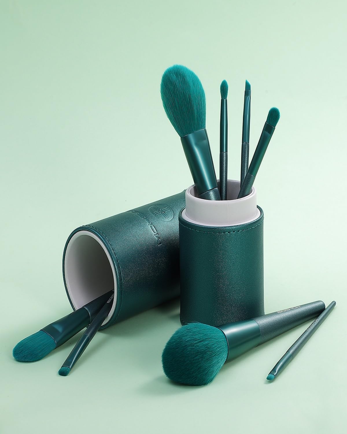 Pinceaux de maquillage professionnels : set complet de 8 pinceaux synthétiques pour un teint parfait et des yeux glamour – Image 8