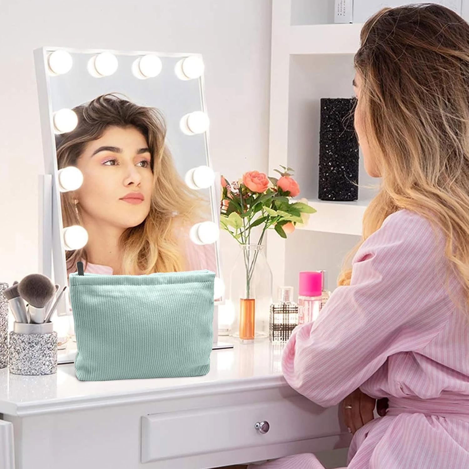 Trousse de maquillage en velours côtelé : l'organisateur parfait pour les voyageuses élégantes – Image 6