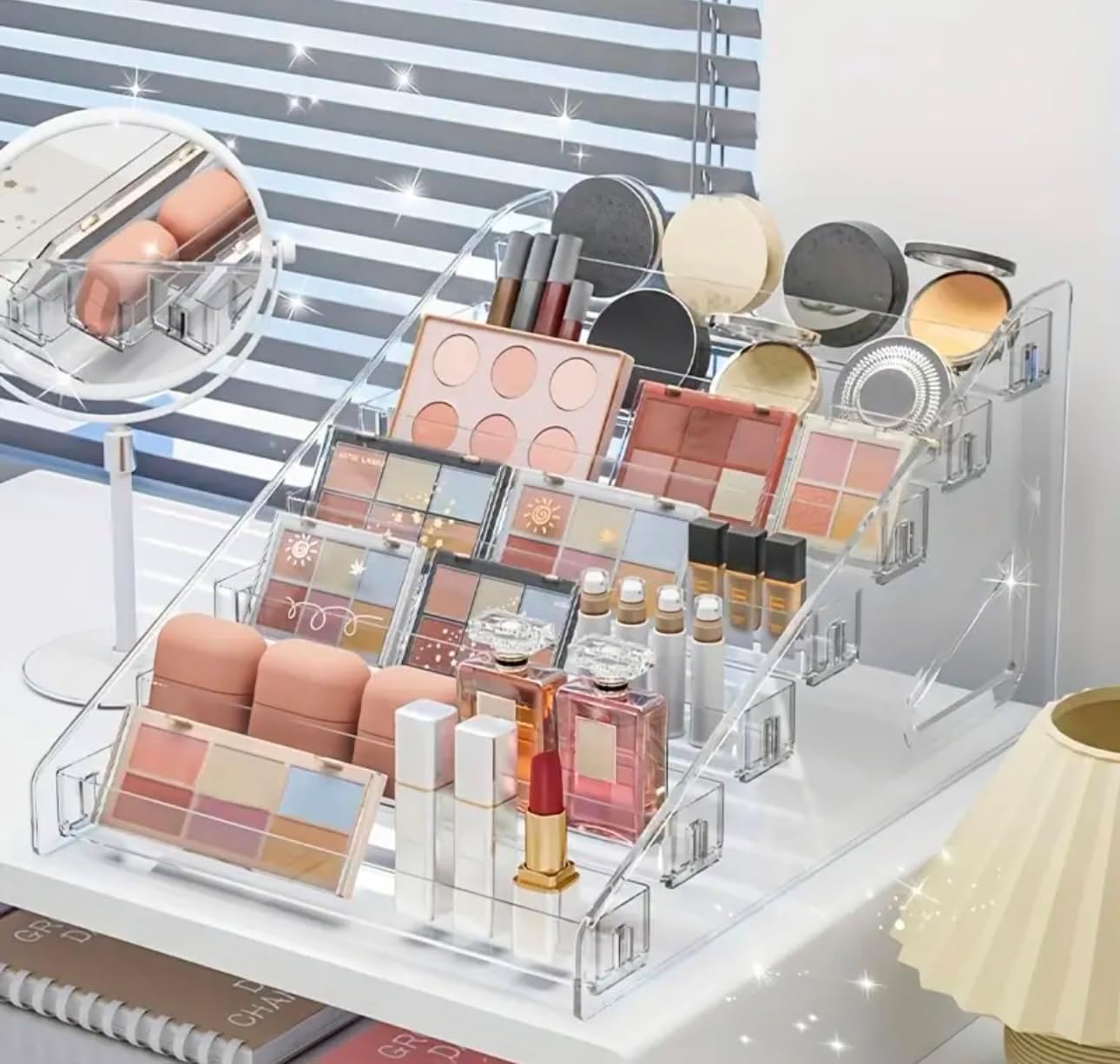 Organisateur maquillage et cosmétiques : le rangement parfait pour les passionnées de beauté Découvrez un présentoir acrylique transparent à 7 niveaux pour ranger vos produits de beauté et parfums avec élégance