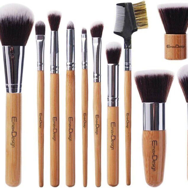 Ensemble de 12 brosses de maquillage professionnel : l'outil idéal pour les passionnées de beauté    Découvrez la qualité supérieure de nos pinceaux en bambou pour un teint parfait et un maquillage irréprochable