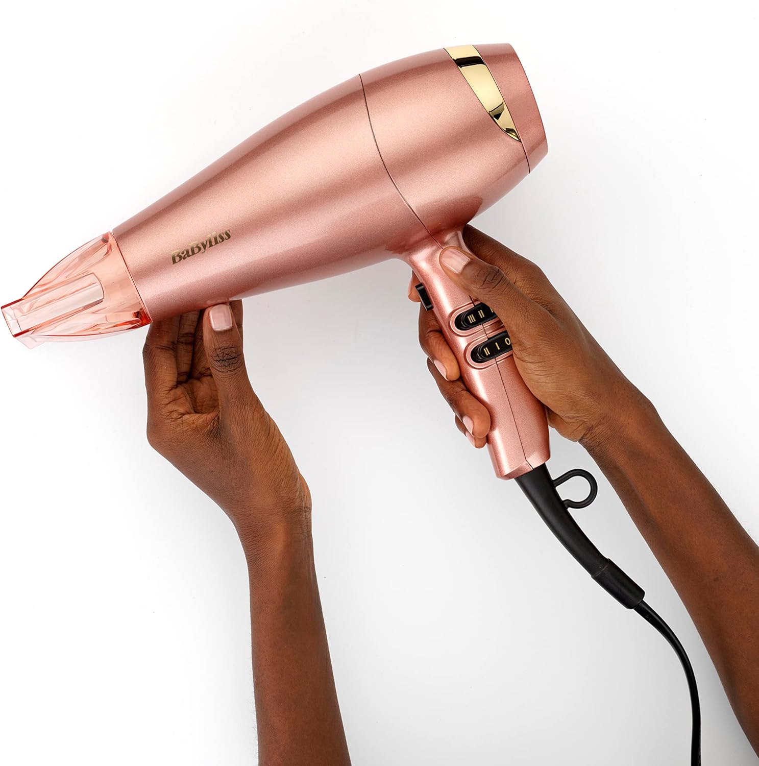 Sèche-cheveux léger et puissant pour un séchage rapide et élégant Profitez d'une coiffure impeccable avec notre sèche-cheveux rose gold, doté de la technologie céramique et ionique – Image 6