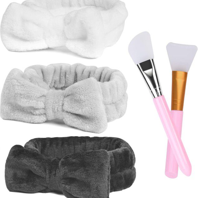 Bandeau de maquillage en microfibre : idéal pour les soins du visage et le maquillage Découvrez notre ensemble de 3 bandeaux avec nœud et 2 pinceaux en silicone pour un rituel beauté élégant et pratique