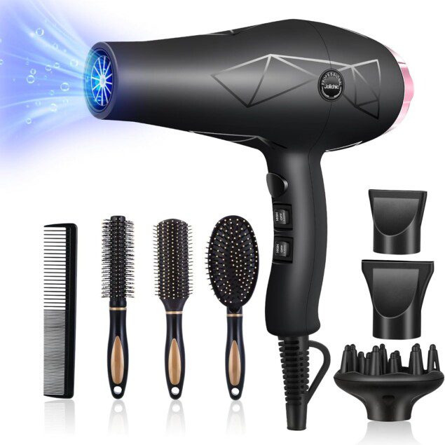 Sèche-cheveux professionnel 2400W : séchage rapide et efficace pour les cheveux exigeants
Profitez de 2 vitesses et 3 réglages de chauffage avec accessoires inclus