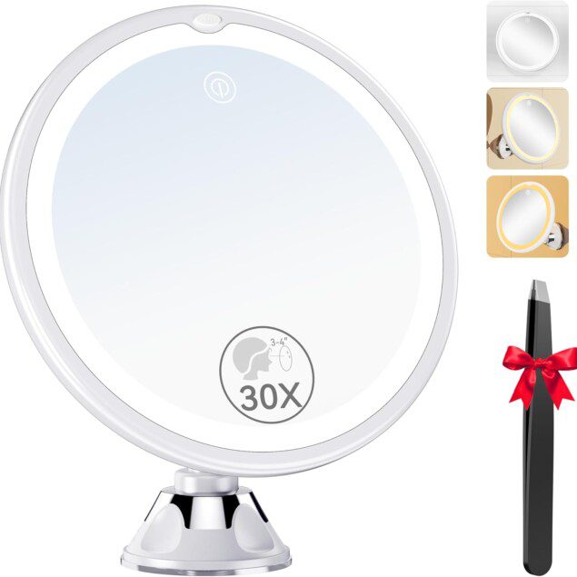 Miroir grossissant 30X lumineux : le compagnon idéal pour les passionnées de maquillage en voyage