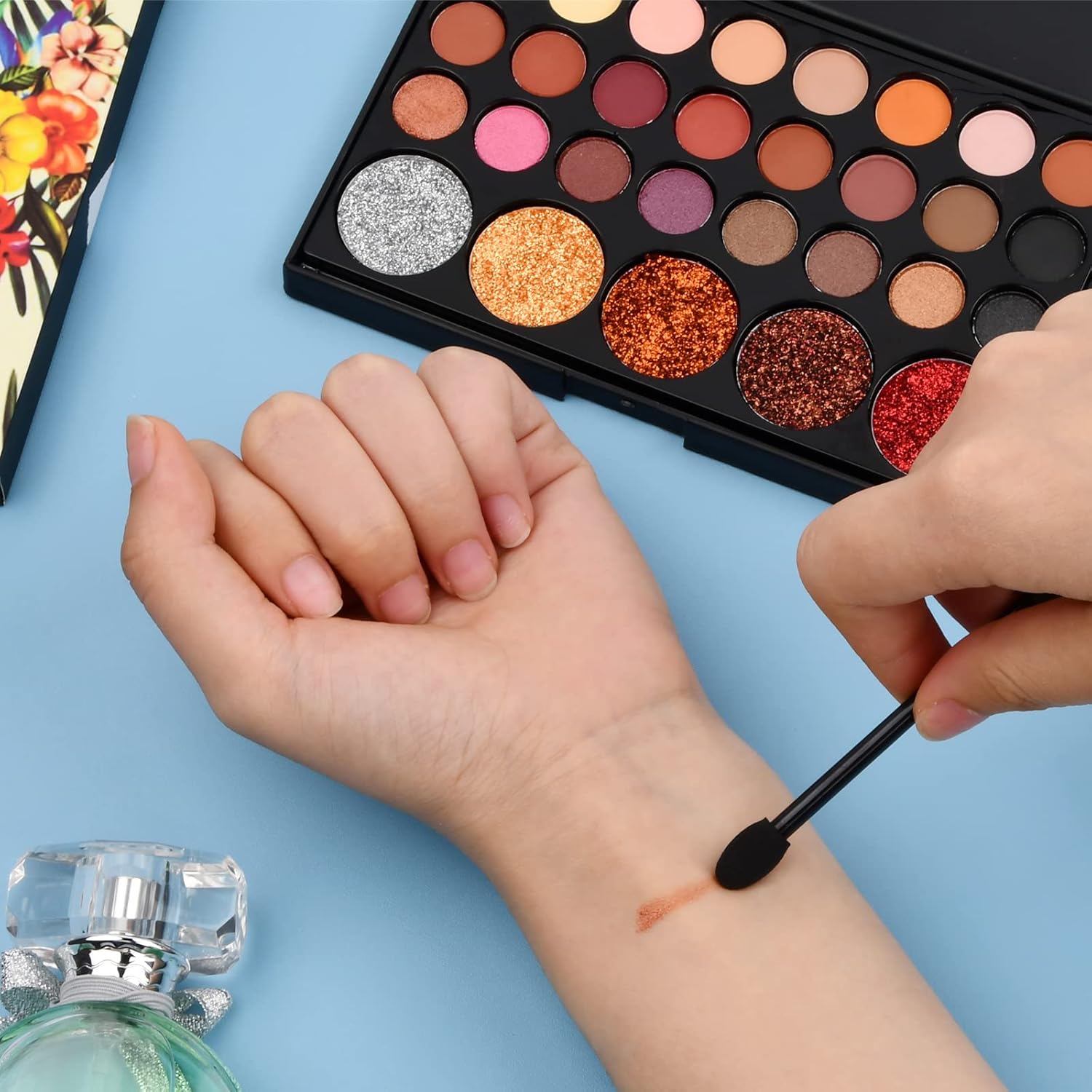 Palette de fards à paupières ultra pigmentée : 29 couleurs éclatantes pour un maquillage des yeux éblouissant – Image 3