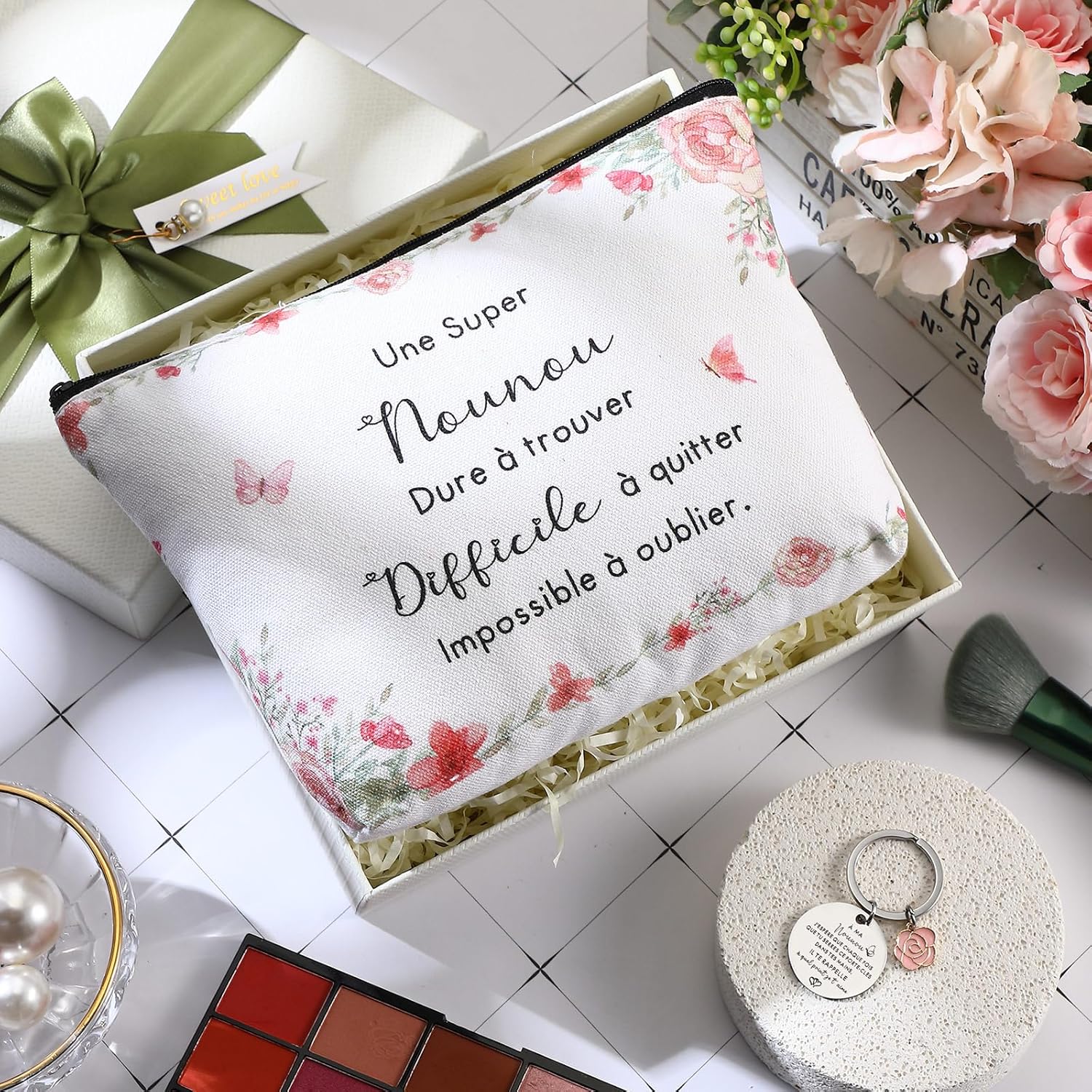 Trousse de maquillage et porte-clés : le cadeau parfait pour remercier votre nounou – Image 2