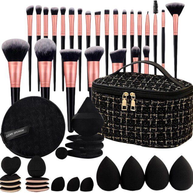 Pinceaux de maquillage : set élégant avec sac de rangement pour un teint parfait
Kit complet avec blender éponge, idéal pour les passionnées de beauté
