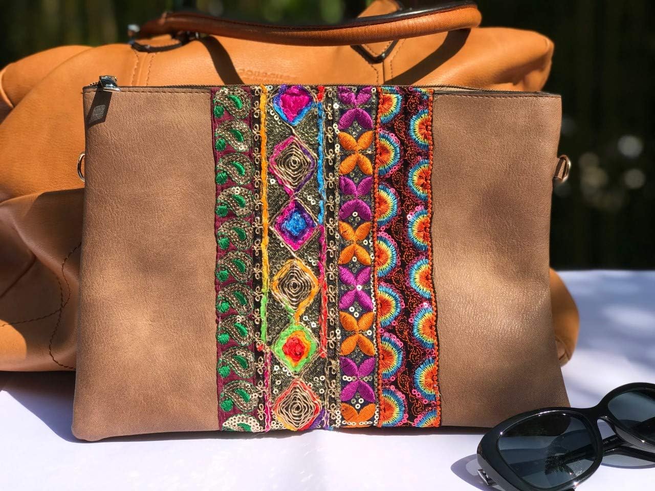 Pochette bandoulière en strass : élégance et praticité pour les amateurs de maquillage et de technologie – Image 2