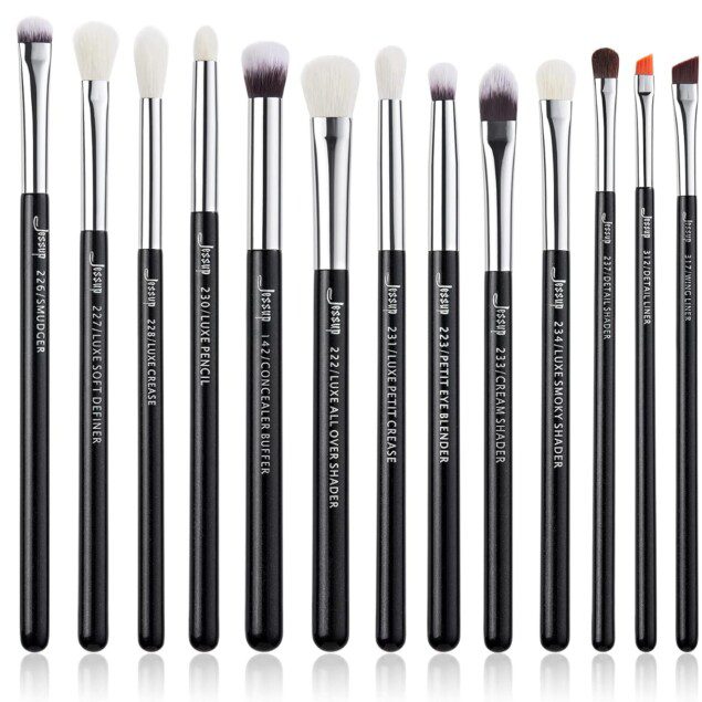 Pinceaux de maquillage pour les yeux : le set de 15 pièces idéal pour un look professionnel
