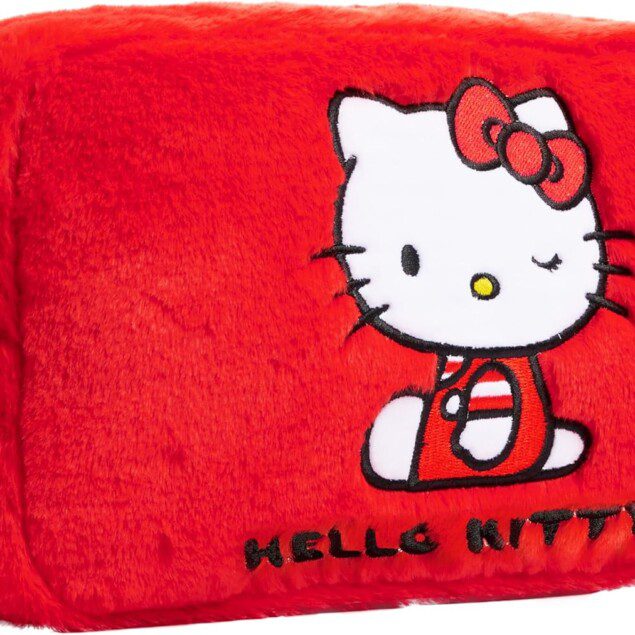 Trousse de toilette femme en peluche : élégance et douceur pour vos essentiels de maquillage