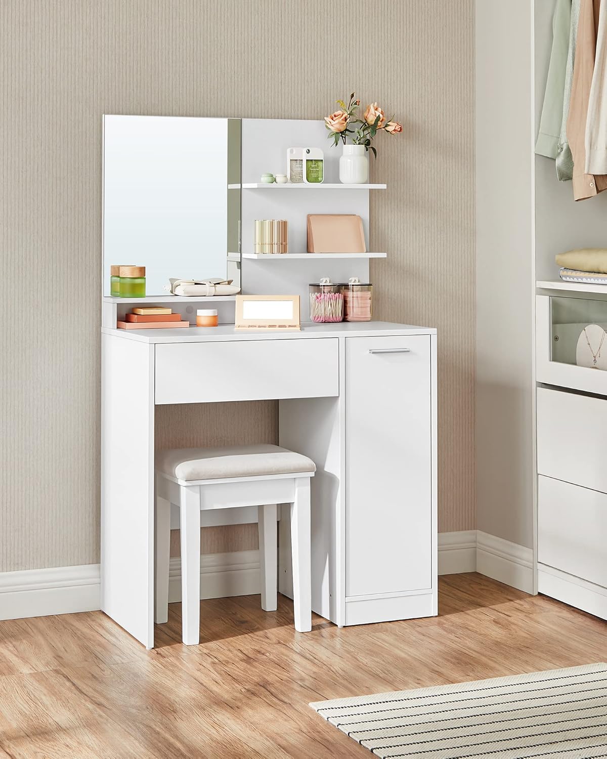 Coiffeuse moderne avec miroir : un coin beauté élégant pour les passionnées de maquillage – Image 8