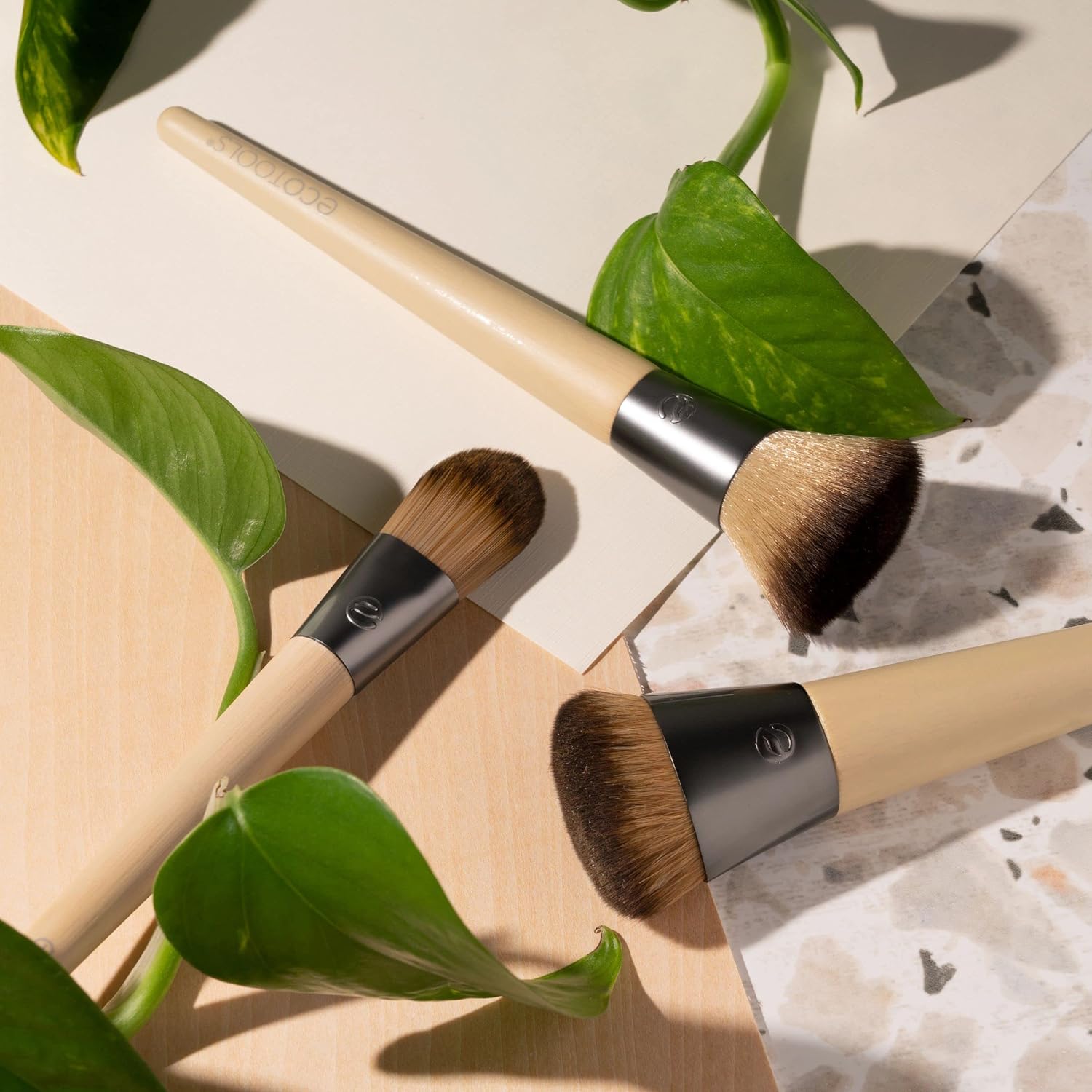 Pinceau pour fond de teint en bambou : la solution éco-responsable pour un teint parfait – Image 6