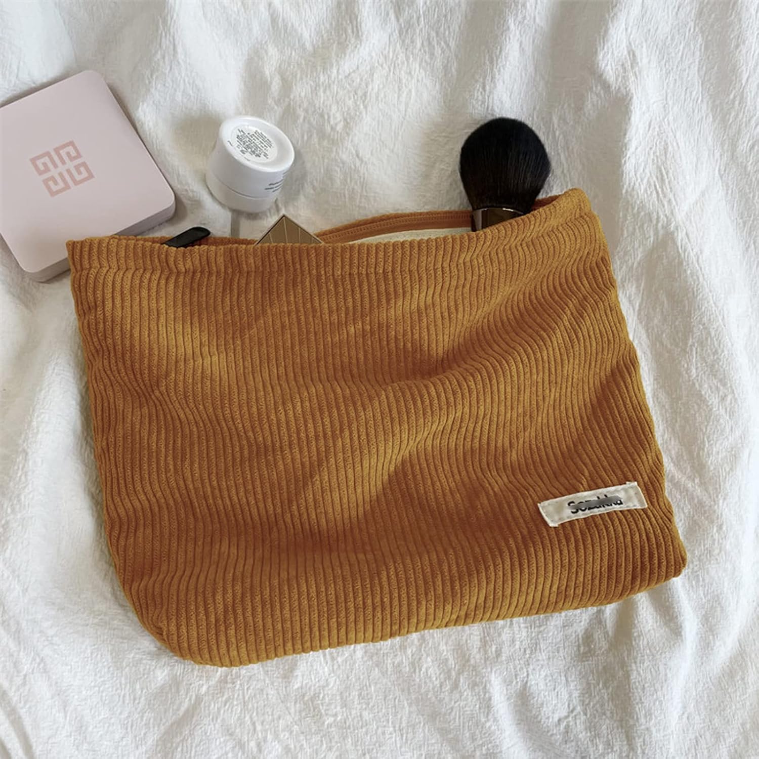 Trousse de toilette voyage : élégance et praticité pour les globetrotteurs Découvrez notre trousse de maquillage en velours côtelé avec 3 flacons de voyage, idéale pour vos escapades, le gym, ou les affaires – Image 3