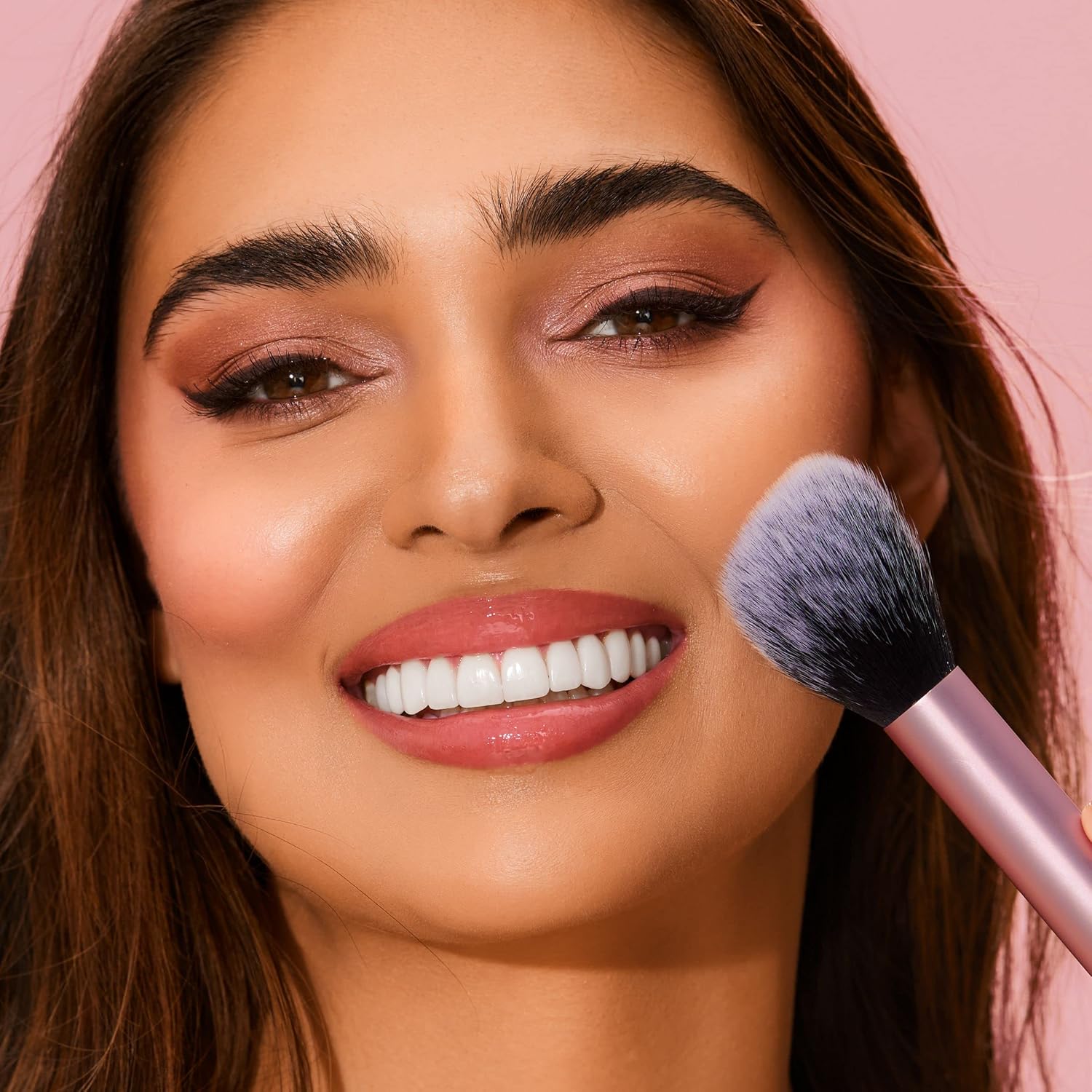 Pinceaux à maquillage et éponge Everyday Essentials : l'ensemble parfait pour les passionnées de maquillage Découvrez les 5 pièces essentielles pour un teint impeccable, sans cruauté envers les animaux – Image 14